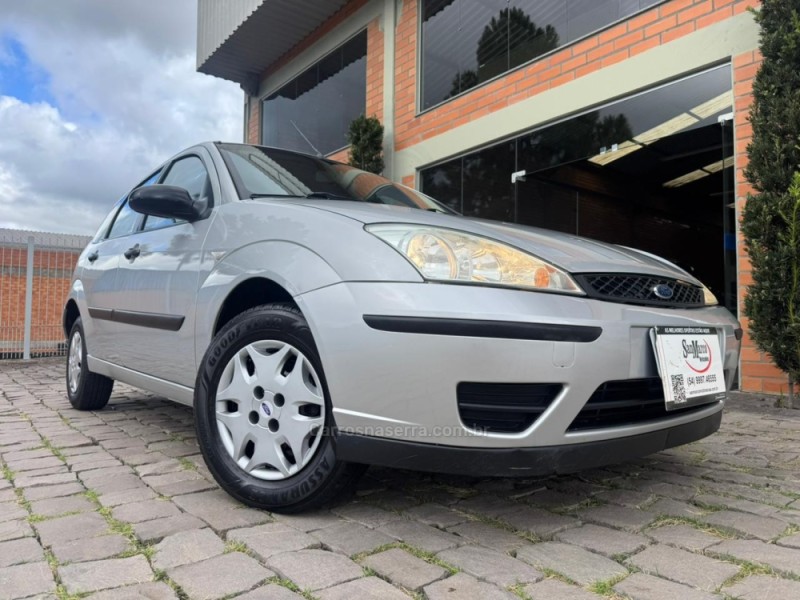 FOCUS 1.6 8V GASOLINA 4P MANUAL - 2006 - SãO MARCOS