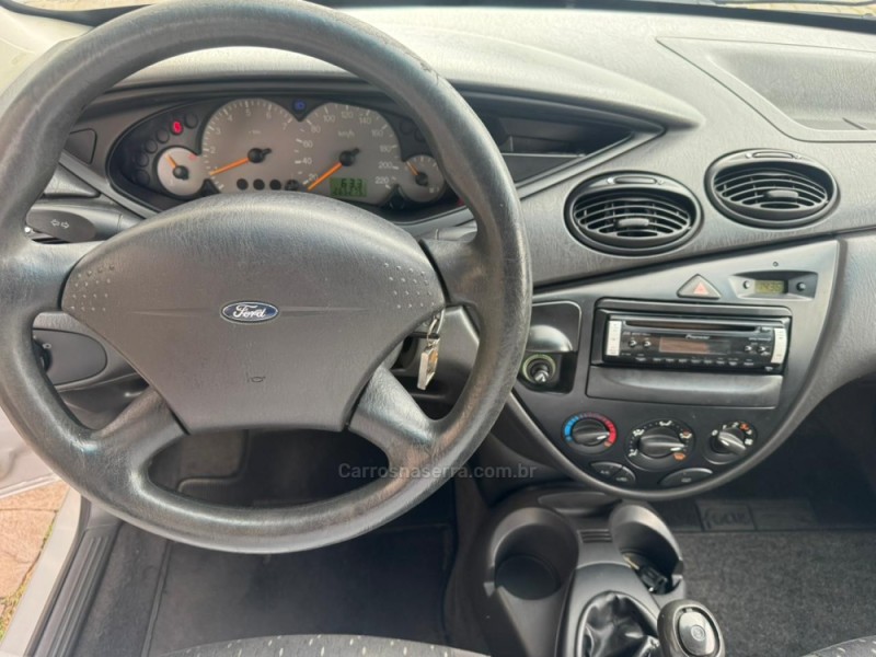 FOCUS 1.6 8V GASOLINA 4P MANUAL - 2006 - SãO MARCOS