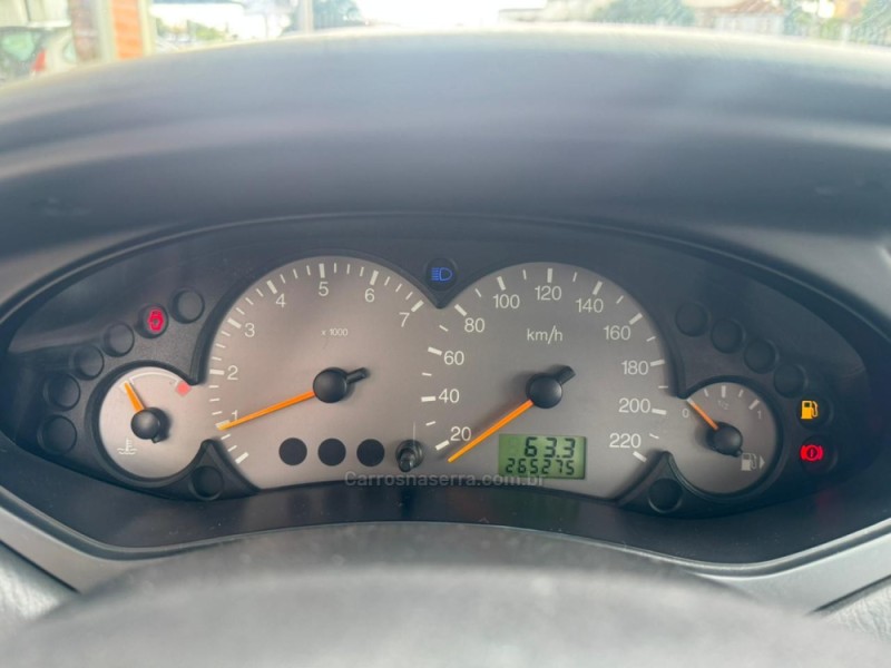 FOCUS 1.6 8V GASOLINA 4P MANUAL - 2006 - SãO MARCOS