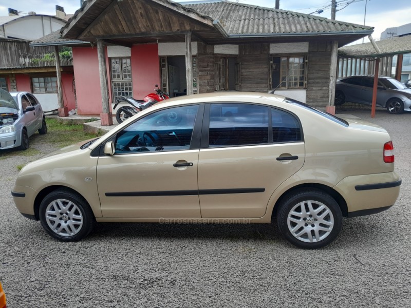 POLO 1.6 MI 8V GASOLINA 4P MANUAL - 2005 - VERANóPOLIS