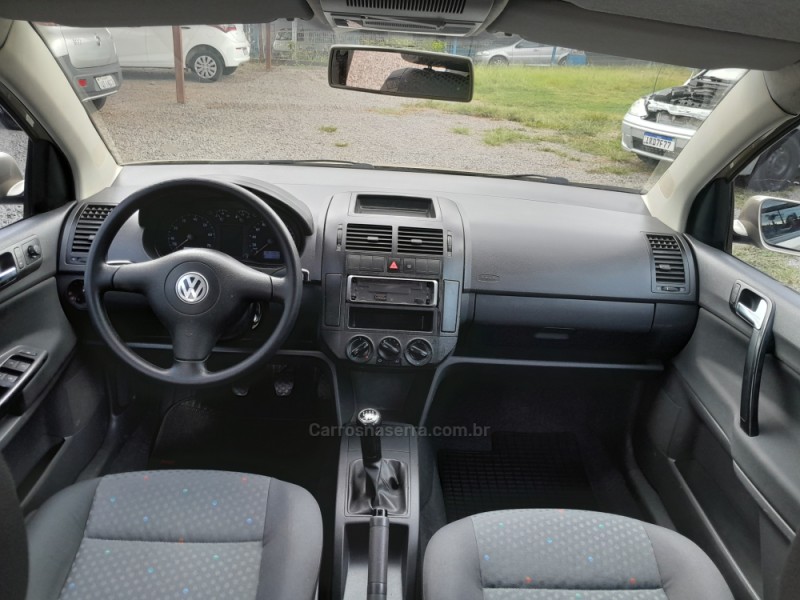 POLO 1.6 MI 8V GASOLINA 4P MANUAL - 2005 - VERANóPOLIS