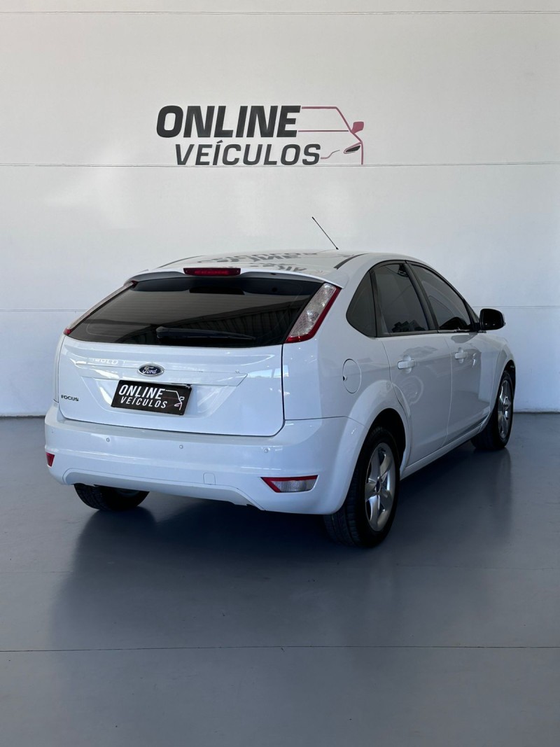 FOCUS 1.6 GL 8V FLEX 4P MANUAL - 2013 - FARROUPILHA