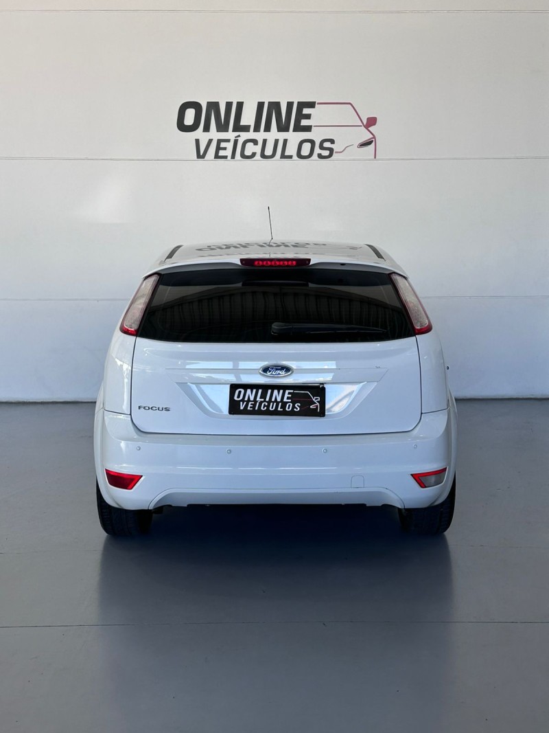 FOCUS 1.6 GL 8V FLEX 4P MANUAL - 2013 - FARROUPILHA