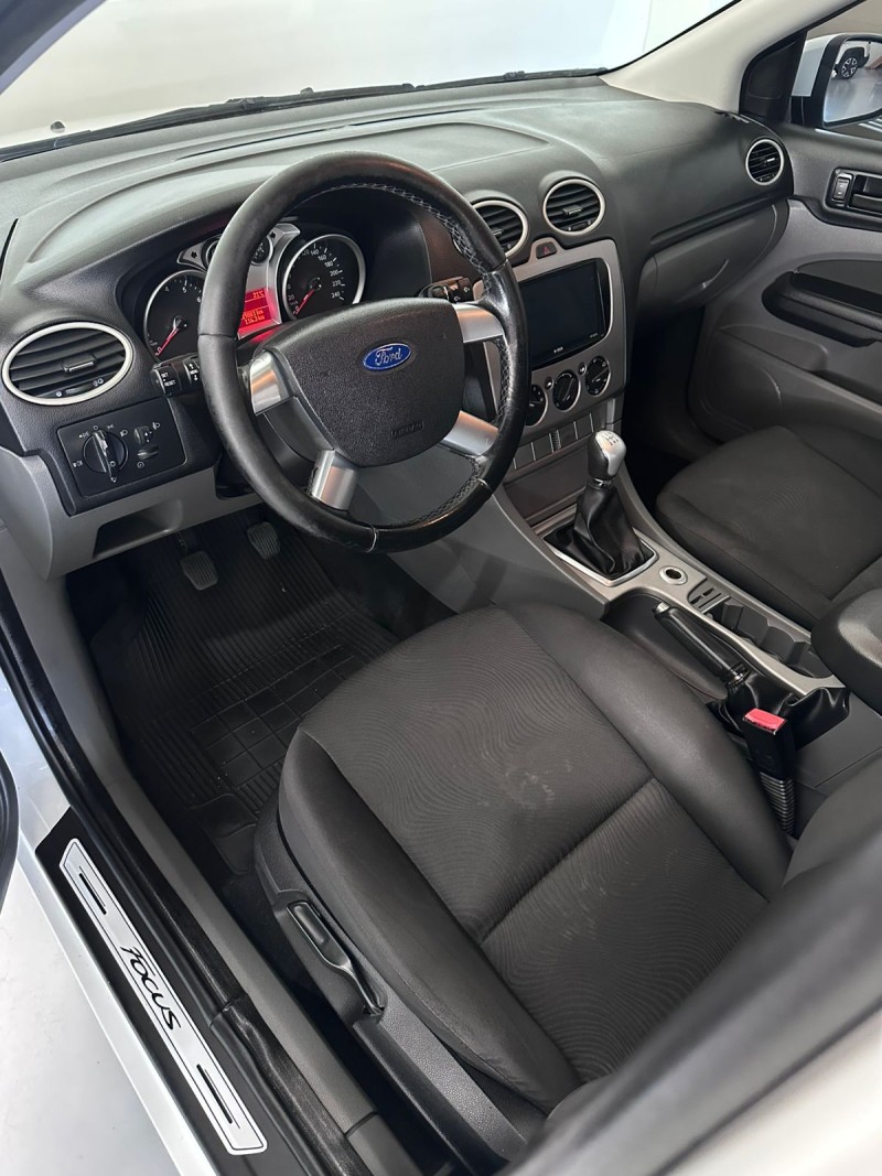 FOCUS 1.6 GL 8V FLEX 4P MANUAL - 2013 - FARROUPILHA