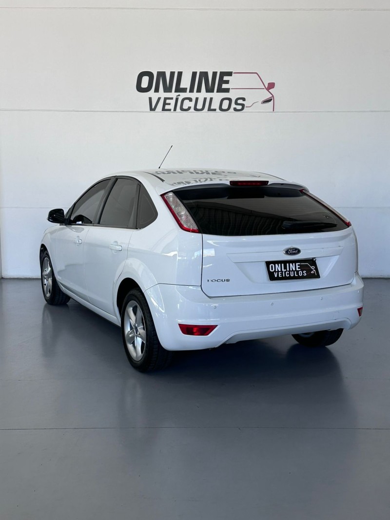 FOCUS 1.6 GL 8V FLEX 4P MANUAL - 2013 - FARROUPILHA