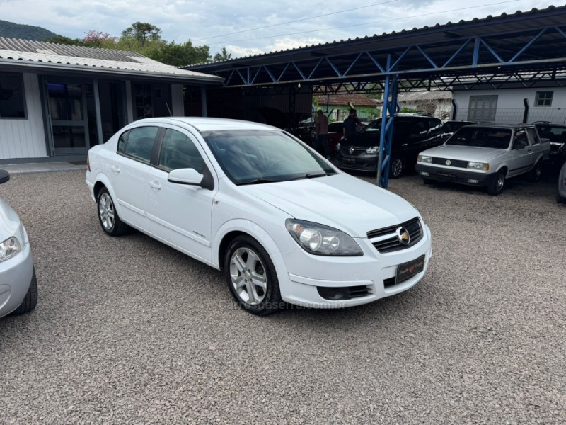 VECTRA 2.0 MPFI ELEGANCE 8V FLEX 4P MANUAL - 2008 - IGREJINHA