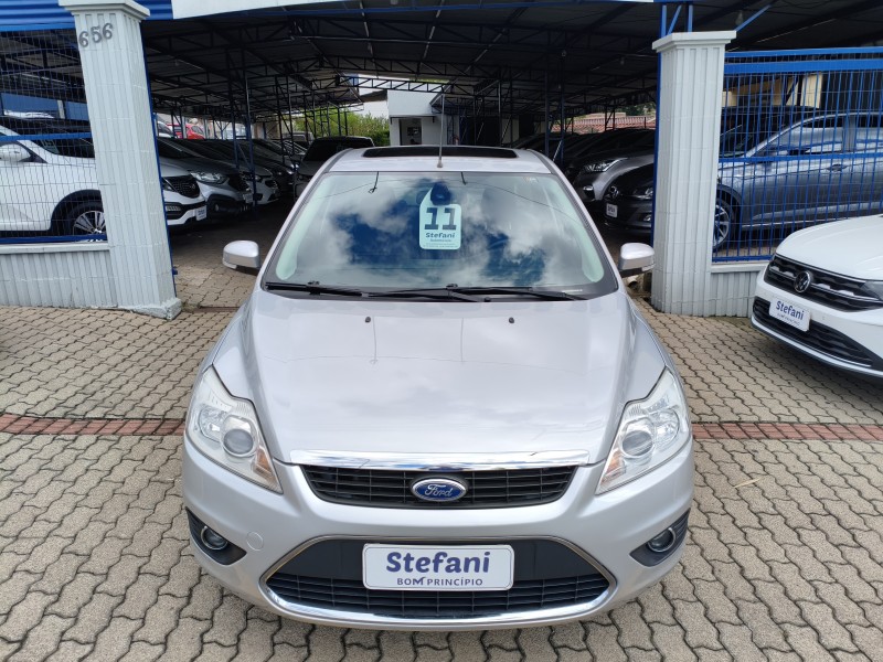 FOCUS 2.0 TITANIUM SEDAN 16V FLEX 4P AUTOMÁTICO - 2011 - BOM PRINCíPIO