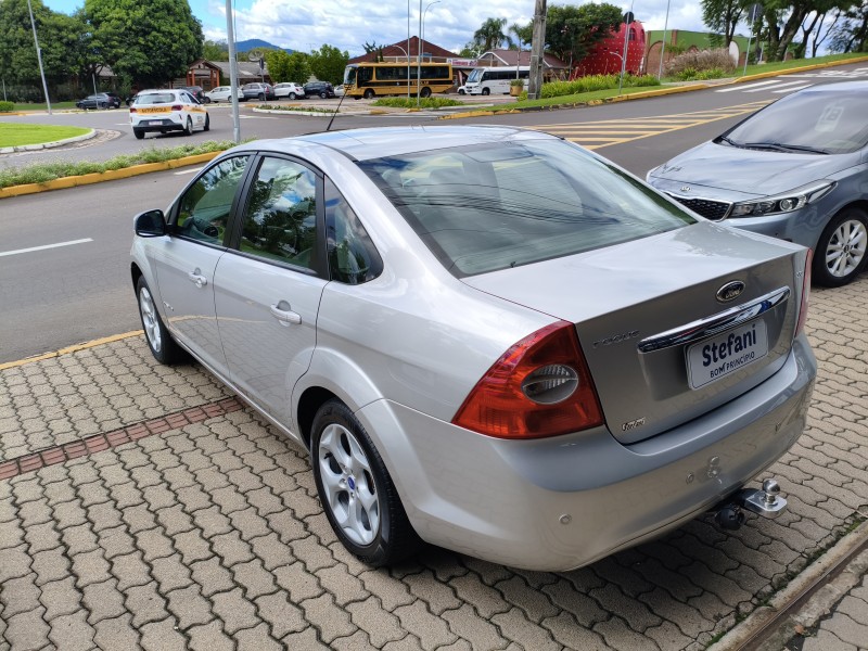 FOCUS 2.0 TITANIUM SEDAN 16V FLEX 4P AUTOMÁTICO - 2011 - BOM PRINCíPIO
