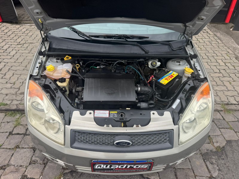 FIESTA 1.0 MPI CLASS 8V FLEX 4P MANUAL - 2010 - CAXIAS DO SUL