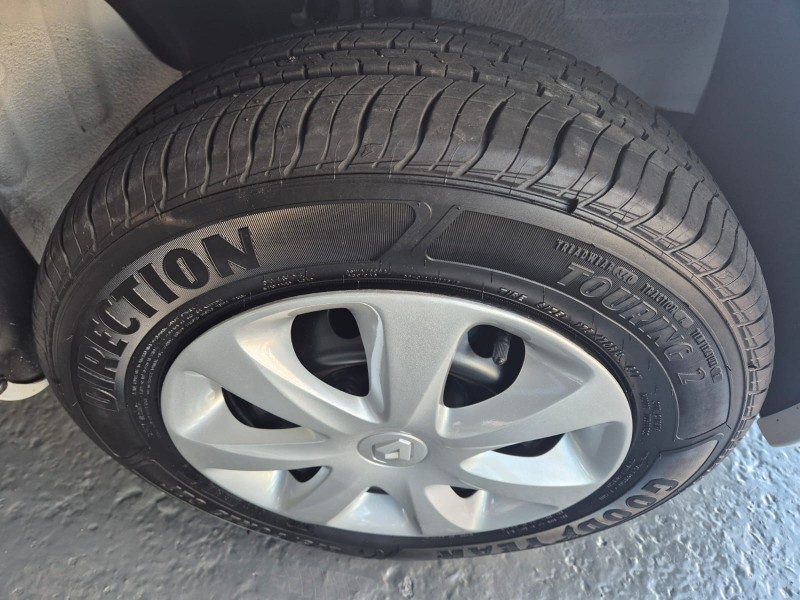 CLIO 1.0 EXPRESSION 16V FLEX 4P MANUAL - 2016 - CAXIAS DO SUL