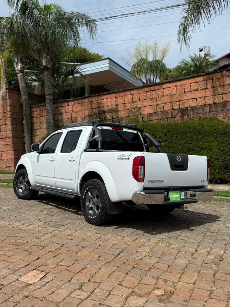FRONTIER 2.5 LE ATTACK 4X4 CD TURBO ELETRONIC DIESEL 4P AUTOMÁTICO - 2011 - VENâNCIO AIRES