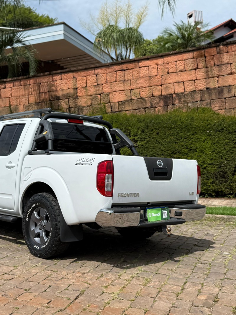 FRONTIER 2.5 LE ATTACK 4X4 CD TURBO ELETRONIC DIESEL 4P AUTOMÁTICO - 2011 - VENâNCIO AIRES