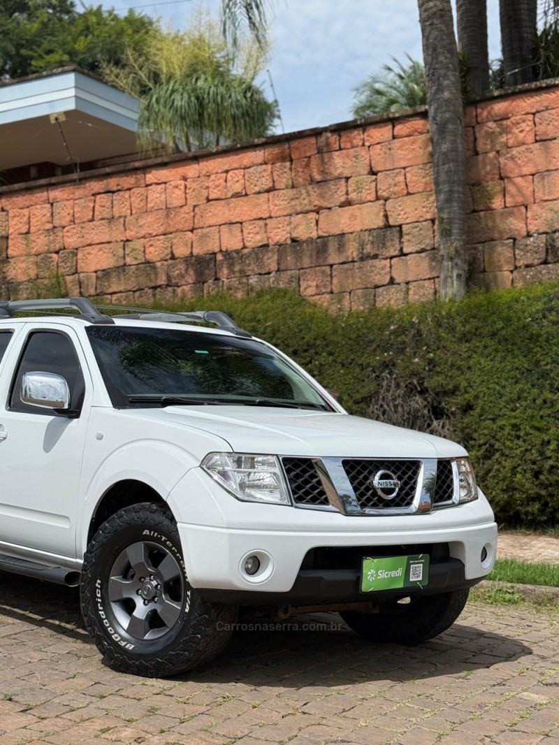 FRONTIER 2.5 LE ATTACK 4X4 CD TURBO ELETRONIC DIESEL 4P AUTOMÁTICO - 2011 - VENâNCIO AIRES