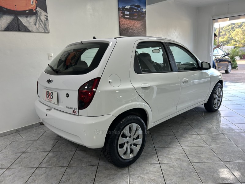 CELTA 1.0 MPFI LT 8V FLEX 4P MANUAL - 2014 - NOVA PRATA