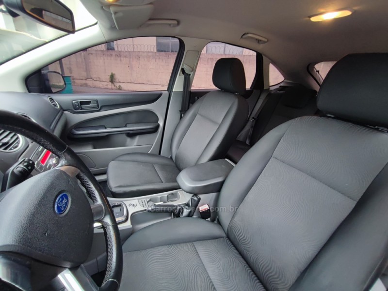 FOCUS 2.0 GLX 16V FLEX 4P AUTOMÁTICO - 2013 - FARROUPILHA