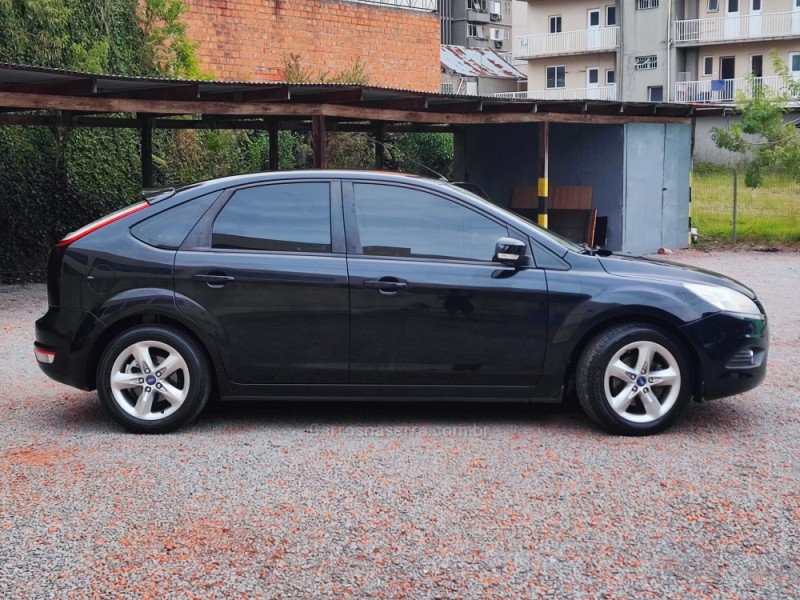 FOCUS 2.0 GLX 16V FLEX 4P AUTOMÁTICO - 2013 - FARROUPILHA