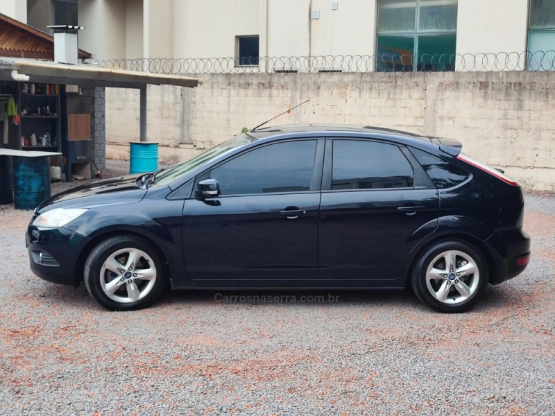 FOCUS 2.0 GLX 16V FLEX 4P AUTOMÁTICO - 2013 - FARROUPILHA