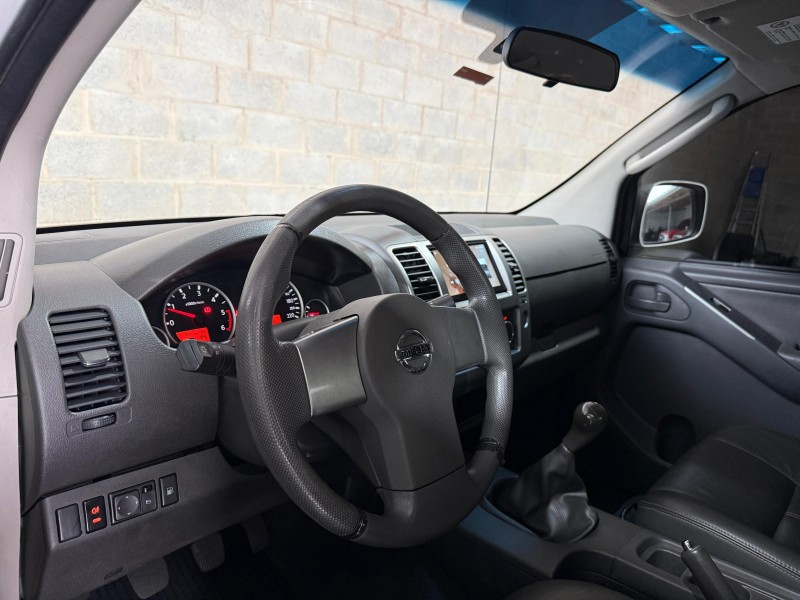 FRONTIER 2.5 S 4X4 CD TURBO ELETRONIC DIESEL 4P MANUAL - 2015 - CAXIAS DO SUL