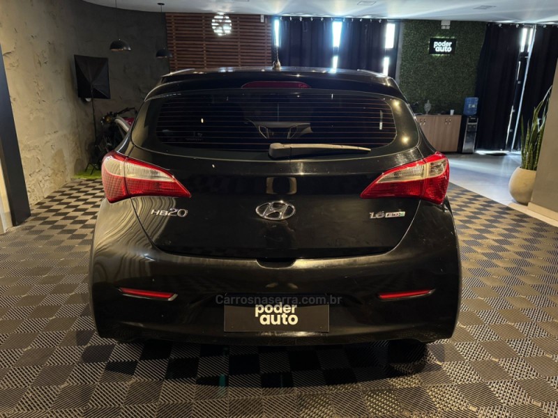 HB20 1.6 COMFORT 16V FLEX 4P MANUAL - 2014 - FARROUPILHA