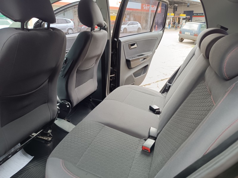 CROSSFOX 1.6 MI FLEX 8V 4P MANUAL - 2013 - FLORES DA CUNHA