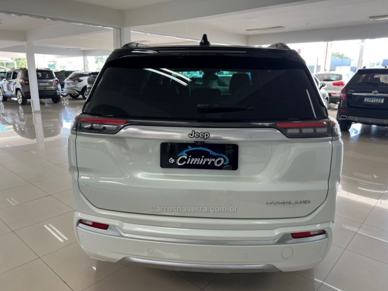 COMMANDER 1.3 OVERLAND T270 16V 4X2 TURBO FLEX 4P AUTOMÁTICO - 2023 - TAQUARA