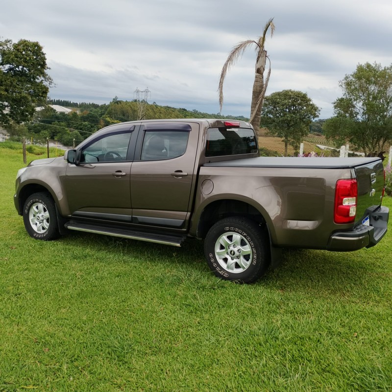 S10 2.4 LT 4X2 CD 8V FLEX 4P MANUAL - 2013 - FARROUPILHA