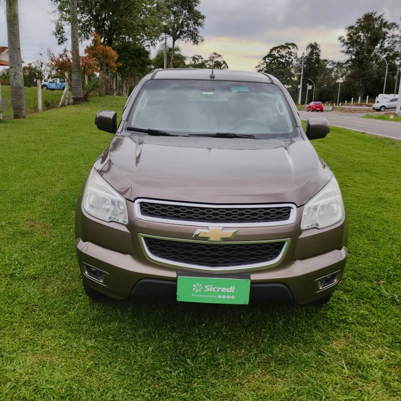 S10 2.4 LT 4X2 CD 8V FLEX 4P MANUAL - 2013 - FARROUPILHA