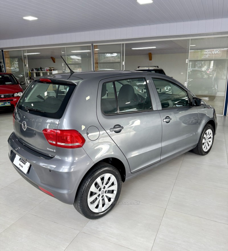 FOX 1.0 MPI TRENDLINE 12V FLEX 4P MANUAL - 2017 - VILA FLORES