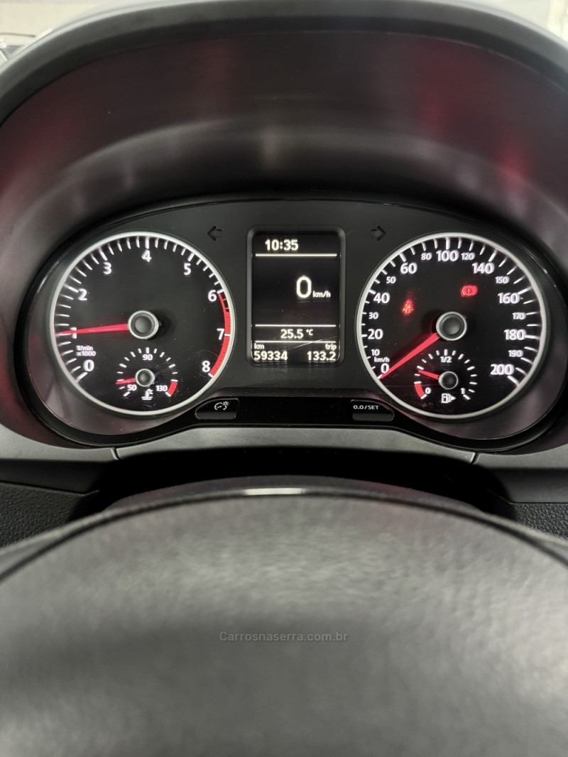 FOX 1.0 MPI TRENDLINE 12V FLEX 4P MANUAL - 2017 - VILA FLORES