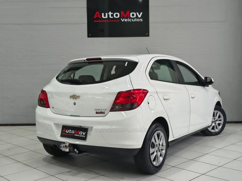 ONIX 1.4 MPFI LT 8V FLEX 4P MANUAL - 2013 - CAXIAS DO SUL