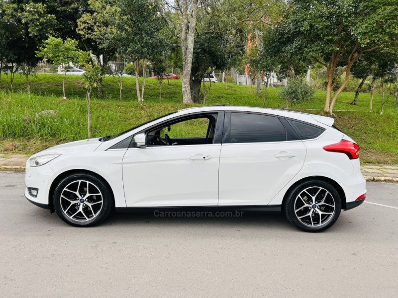 FOCUS 2.0 TITANIUM PLUS FASTBACK 16V FLEX 4P AUTOMÁTICO - 2016 - BENTO GONçALVES