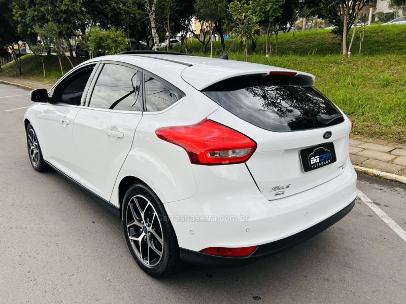 FOCUS 2.0 TITANIUM PLUS FASTBACK 16V FLEX 4P AUTOMÁTICO - 2016 - BENTO GONçALVES