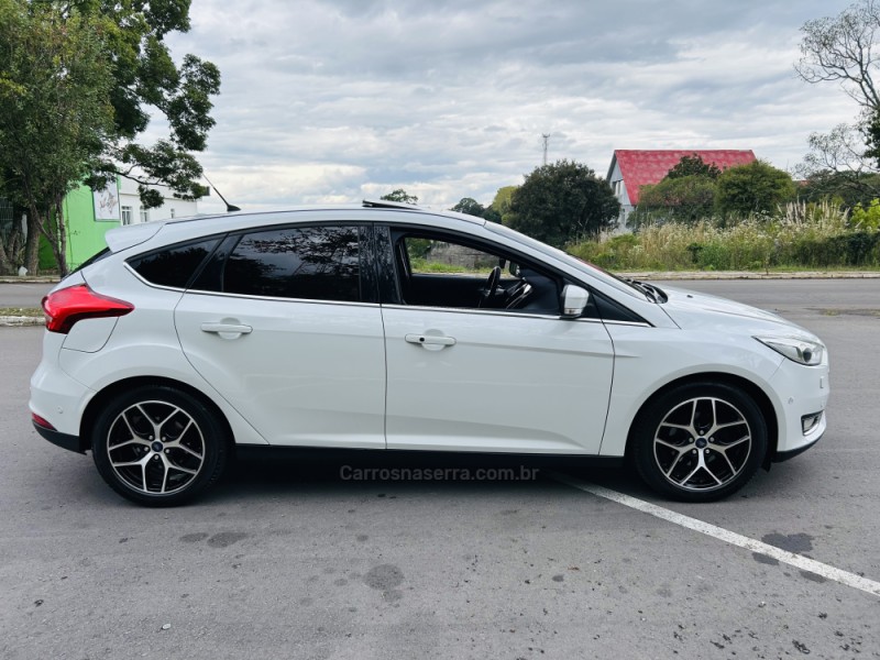 FOCUS 2.0 TITANIUM PLUS FASTBACK 16V FLEX 4P AUTOMÁTICO - 2016 - BENTO GONçALVES