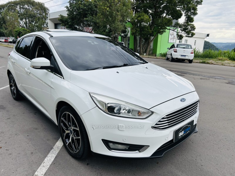FOCUS 2.0 TITANIUM PLUS FASTBACK 16V FLEX 4P AUTOMÁTICO - 2016 - BENTO GONçALVES