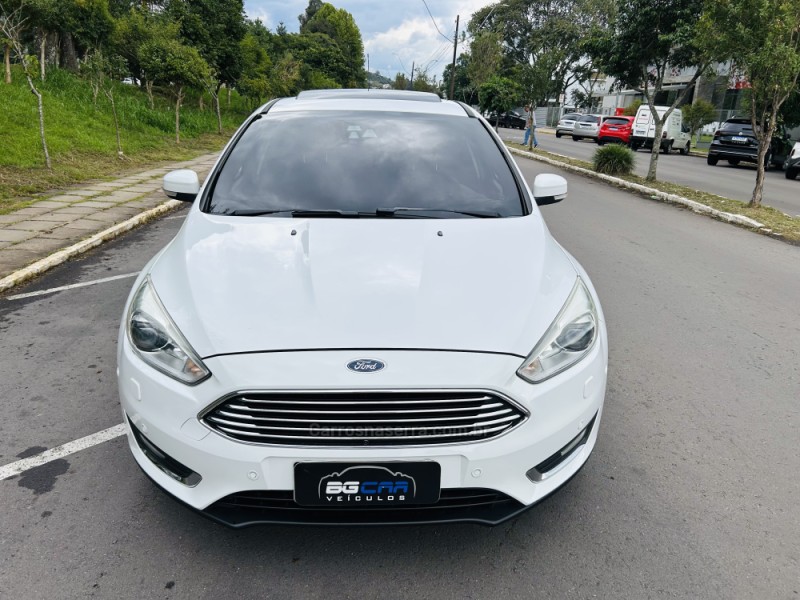 FOCUS 2.0 TITANIUM PLUS FASTBACK 16V FLEX 4P AUTOMÁTICO - 2016 - BENTO GONçALVES
