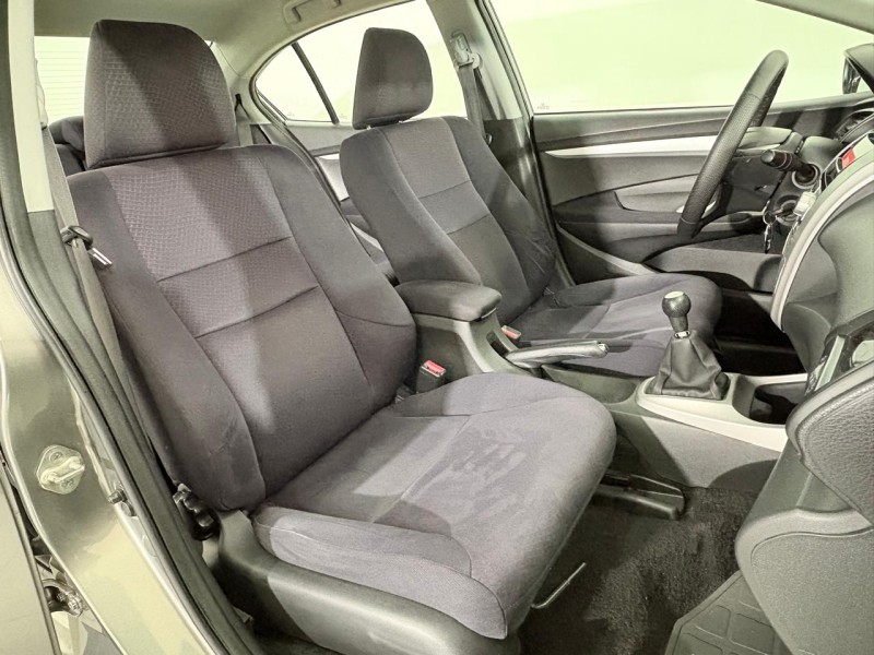 CITY 1.5 EX 16V FLEX 4P MANUAL - 2011 - FARROUPILHA