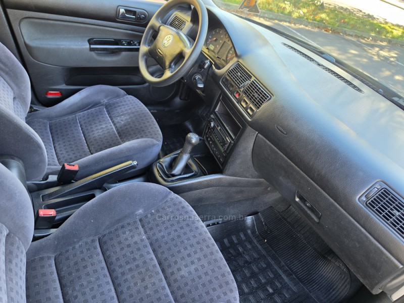 GOLF 2.0 MI 8V GASOLINA 4P MANUAL - 2003 - BENTO GONçALVES