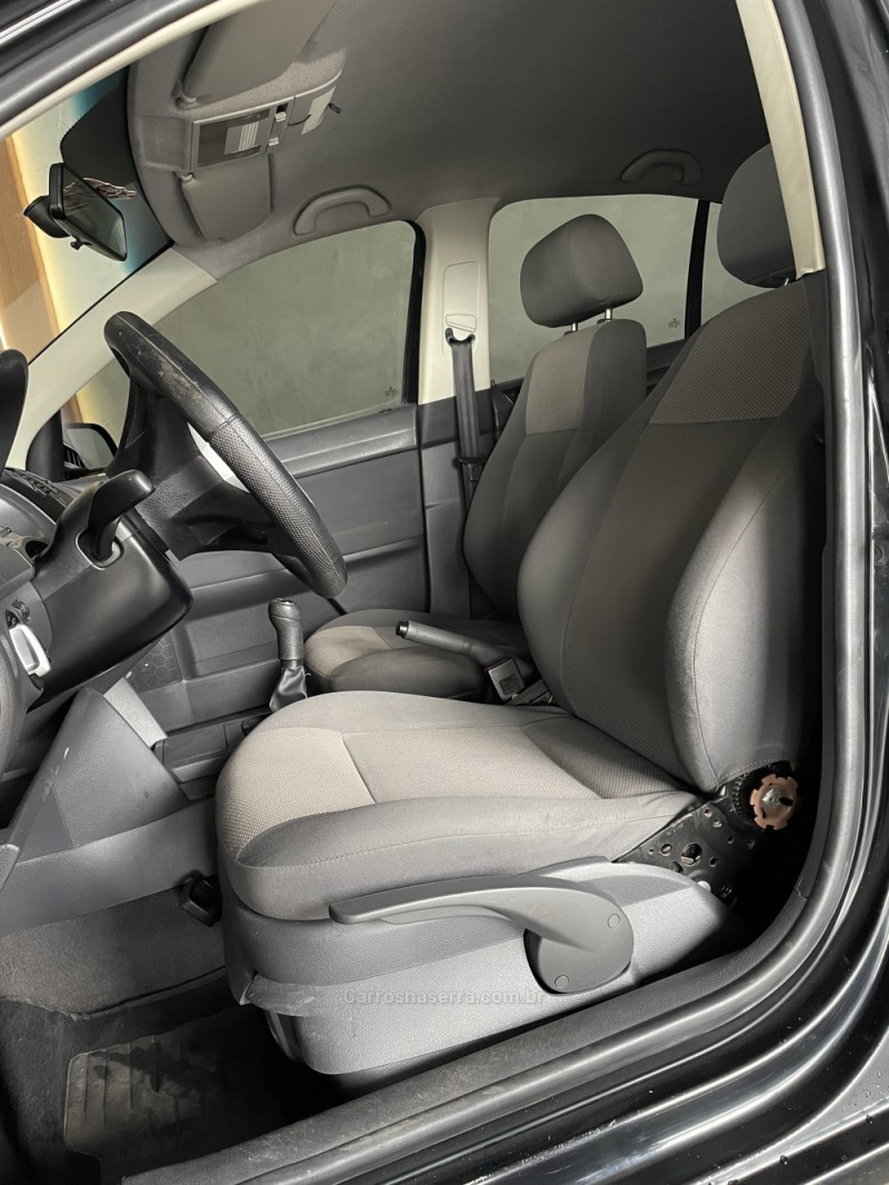 POLO SEDAN 1.6 MI 8V FLEX 4P MANUAL - 2008 - PAROBé