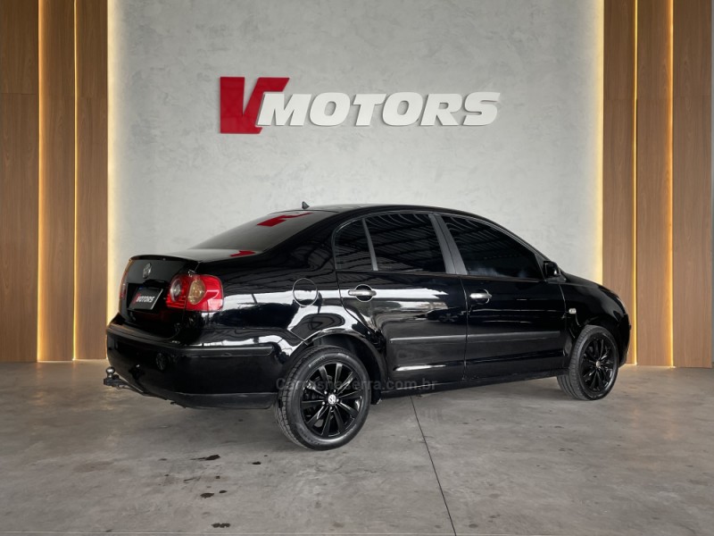 POLO SEDAN 1.6 MI 8V FLEX 4P MANUAL - 2008 - PAROBé