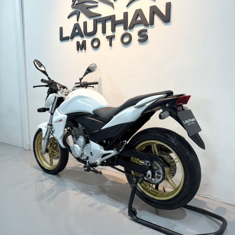 CB 300R  - 2015 - NOVO HAMBURGO