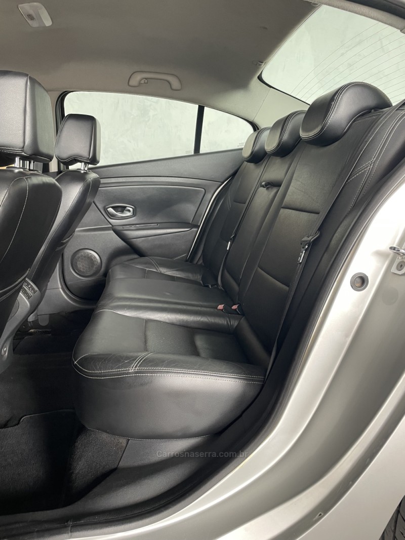 FLUENCE 2.0 DYNAMIQUE PLUS 16V FLEX 4P AUTOMÁTICO - 2011 - PAROBé