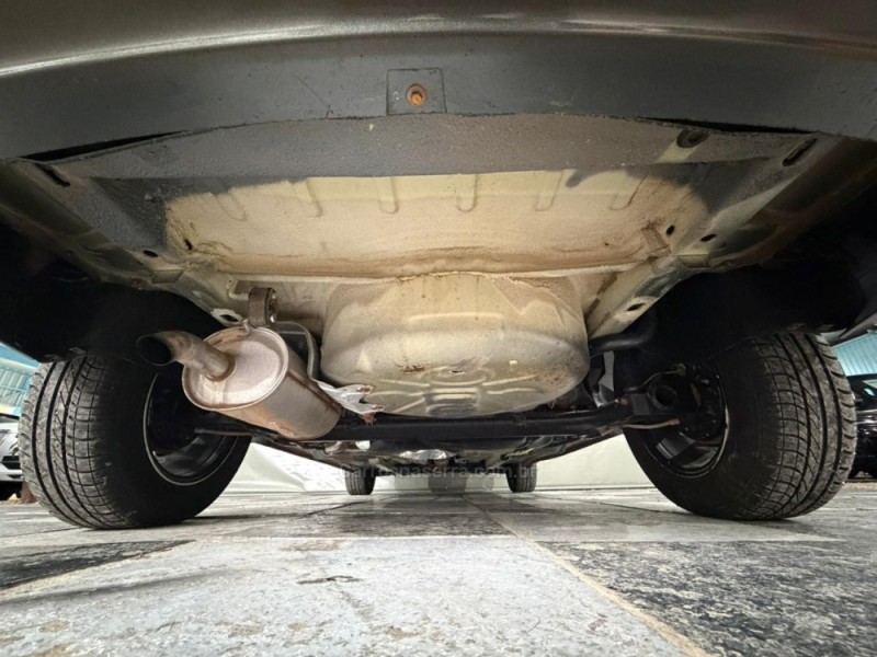 VOYAGE 1.6 MI TREND 8V FLEX 4P MANUAL - 2013 - NOVA PRATA