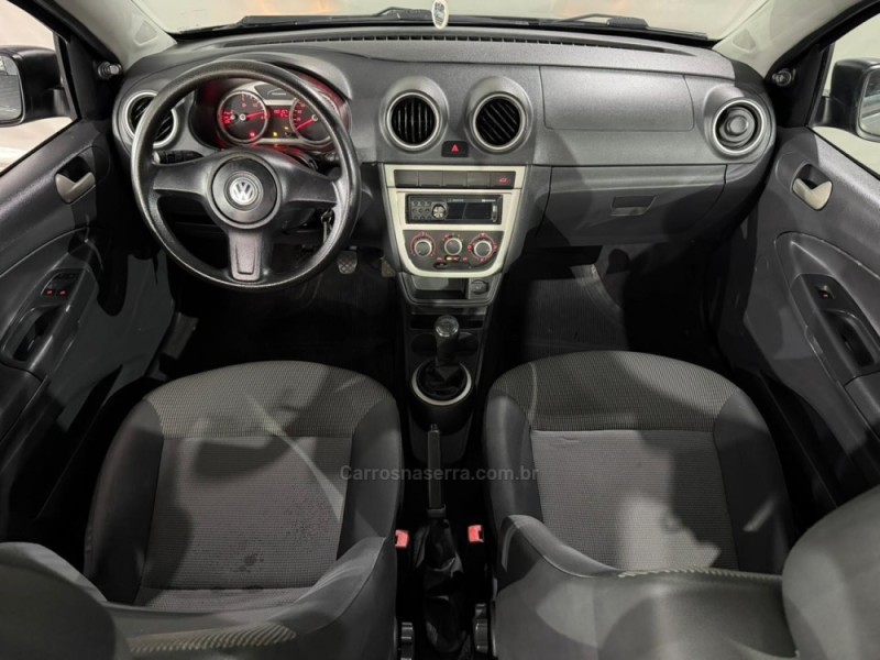 VOYAGE 1.6 MI TREND 8V FLEX 4P MANUAL - 2013 - NOVA PRATA