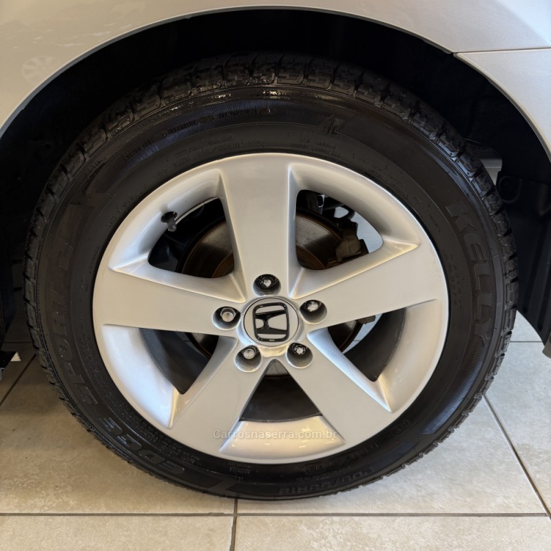 CIVIC 1.8 LXL 16V FLEX 4P AUTOMÁTICO - 2011 - FARROUPILHA