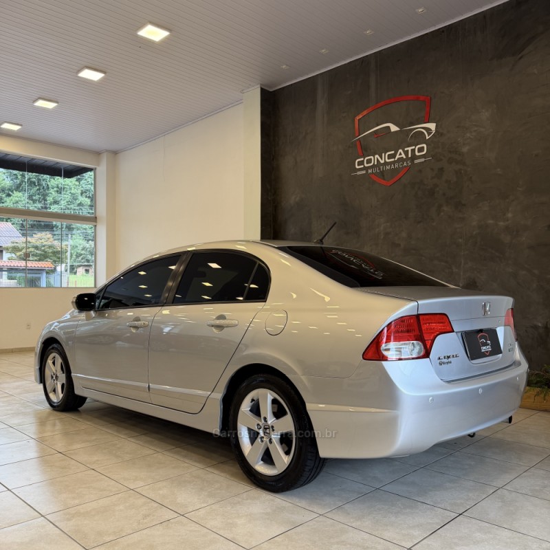 CIVIC 1.8 LXL 16V FLEX 4P AUTOMÁTICO - 2011 - FARROUPILHA