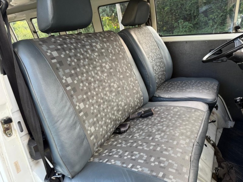 KOMBI 1.6 STD 8V GASOLINA 3P MANUAL - 1996 - IVOTI