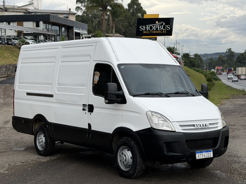 daily 35s14 gran furgone turbo intercooler diesel 3p manual 2011 caxias do sul