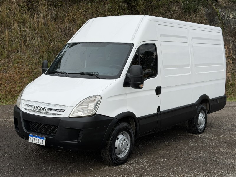 DAILY 35S14 GRAN FURGONE TURBO INTERCOOLER DIESEL 3P MANUAL - 2011 - CAXIAS DO SUL