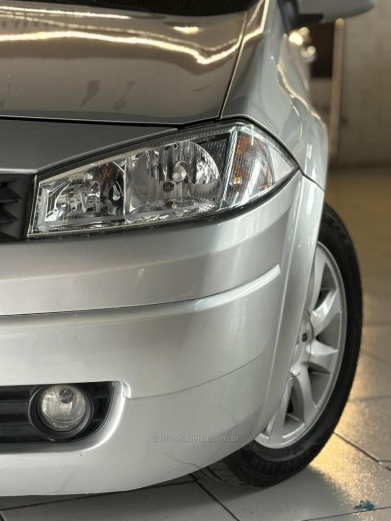 MÉGANE 1.6 DYNAMIQUE GRAND TOUR 16V FLEX 4P MANUAL - 2011 - NOVO HAMBURGO