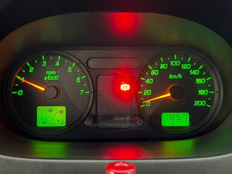 FIESTA 1.6 SE SEDAN 16V FLEX 4P MANUAL - 2006 - NOVA PRATA